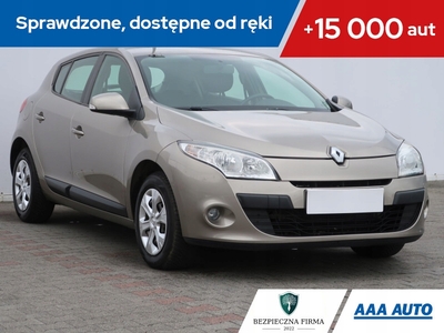 Renault Megane III Hatchback 1.6 16v 100KM 2010