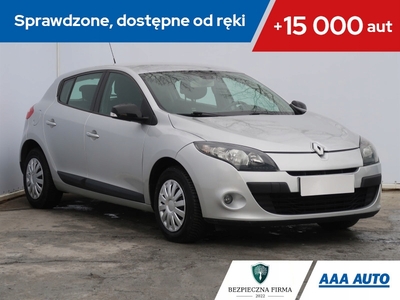 Renault Megane III Hatchback 1.6 16v 110KM 2011