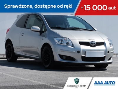 Toyota Auris I Hatchback 2.0 D-4D 125KM 2008