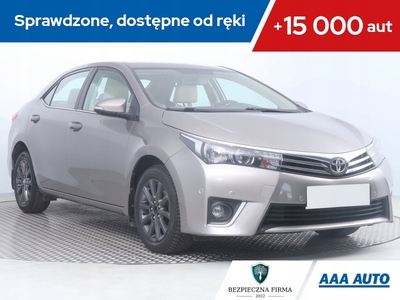 Toyota Corolla XI Sedan 1.6 Valvematic 132KM 2015