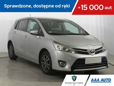 Toyota Verso Minivan Facelifting 2.0 D-4D 124KM 2013