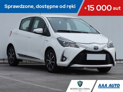 Toyota Yaris III Hatchback 5d Facelifting 2017 1.5 Hybrid 100KM 2018