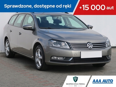 Volkswagen Passat B7 Variant 1.6 TDI CR DPF BlueMotion 105KM 2014