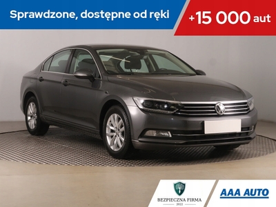 Volkswagen Passat B8 Limousine 1.4 TSI BlueMotion Technology ACT 150KM 2017