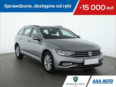 Volkswagen Passat B8 Variant Facelifting 2.0 TDI SCR 150KM 2020