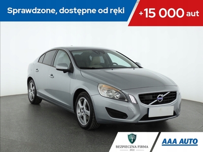 Volvo S60 II Sedan 2.0 D3 163KM 2010