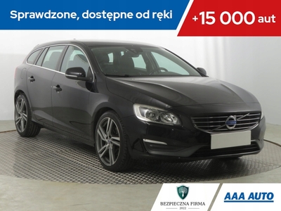 Volvo V60 I Kombi Facelifting 2.0 D4 DRIVE-E 181KM 2014