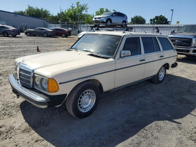 Mercedes W123 1983