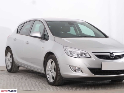 Opel Astra 1.6 113 KM 2011r. (Piaseczno)