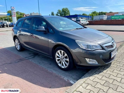 Opel Astra 1.7 diesel 125 KM 2012r. (Gliwice)