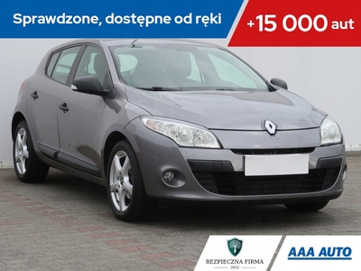 Renault Megane III Hatchback 1.6 16v 100KM 2011