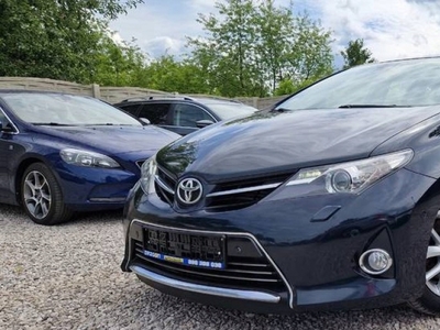 Toyota Auris II Hatchback 5d D-4D 125 124KM 2014