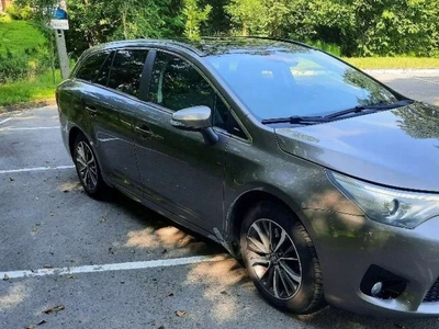 Toyota Avensis III Wagon Facelifting 2015 2.0 D-4D 143KM 2017