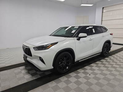 Toyota Highlander III 2022