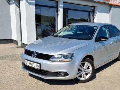 Volkswagen Jetta VI Sedan 1.2 TSI 105KM 2012