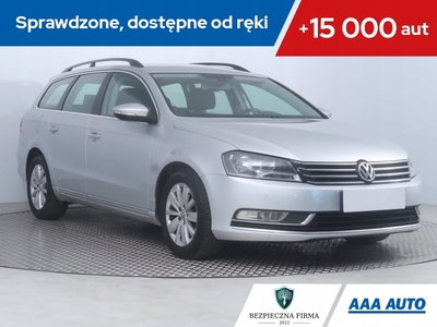 Volkswagen Passat B7 Variant 2.0 TDI CR DPF BlueMotion 140KM 2014