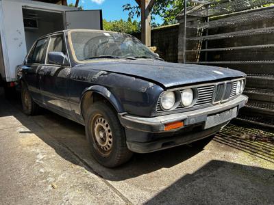 BMW e30 318 wąska lampa bez rdzy i przegnić