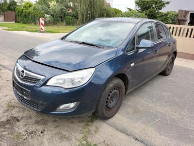 Używane Opel Astra - 13 300 PLN, 130 000 km, 2010