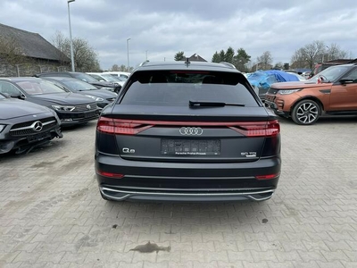 Audi Q8 Quattro S-Line 286 KM