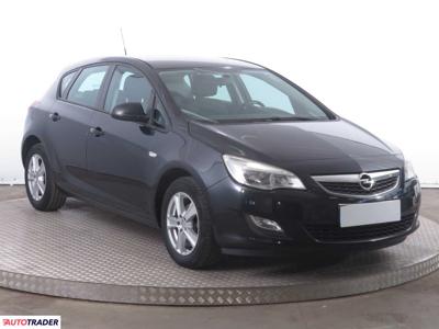 Opel Astra 1.6 113 KM 2011r. (Piaseczno)