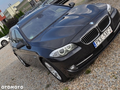 BMW Seria 5 530d xDrive Touring Sport-Aut