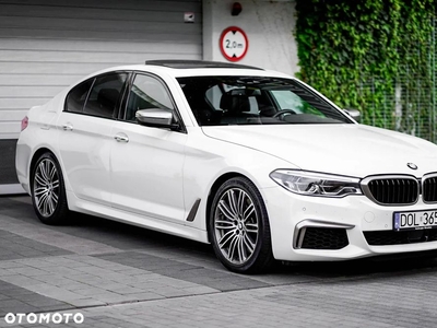 BMW Seria 5 M550i xDrive sport