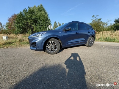 Ford Kuga *stan idealny* *niski przebieg*