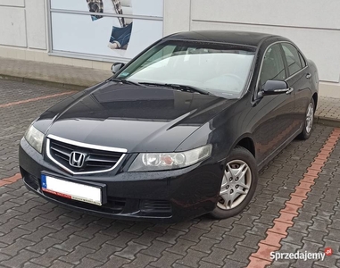 Honda Accord 7 - Czarny Sedan Benzyna