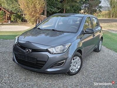 Hyundai I20 LIFT 2013 rok 1.25 Benzyna 86 KM 123 tyś. km 2 kpl kół