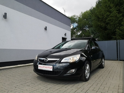 Opel Astra J 1.4 16v 140KM Klima Tempomat Sensory Isofix ALU Servis Gwarancja