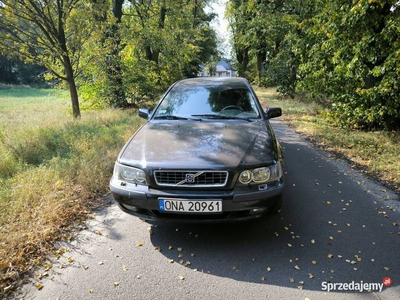 Sprzedam Volvo V40 2.0 140km 2003r