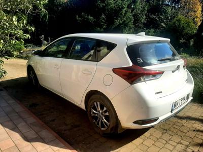 Toyota Auris II Hatchback 5d Facelifting 1.33 Dual VVT-i 99KM 2015