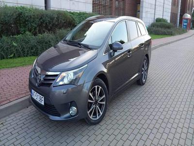 Toyota Avensis III Wagon Facelifting 2.0 D-4D 124KM 2014