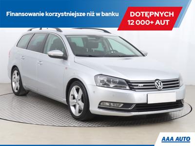 Volkswagen Passat B7 Variant 2.0 TDI CR DPF BlueMotion 140KM 2011