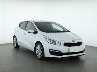 Kia Cee'd II , Salon Polska, Klima, Tempomat