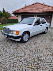 Mercedes-Benz W201 (190)