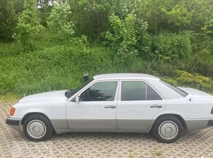 Mercedes W124 Sedan 2.0 D 75KM 1991