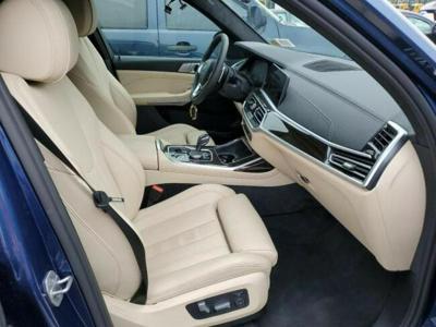 BMW X7 2021, 3.0L, 4x4, porysowany lakier