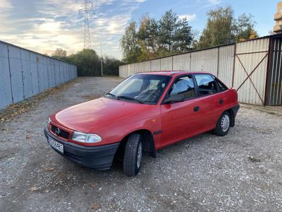 Opel Astra Salon Polska 1999r 1,4 benzyna wazne oplaty do 2024r na