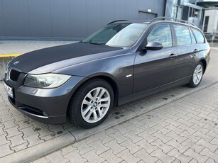 BMW Seria 3 318i Touring