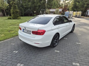 BMW Seria 3 328i Sport Line