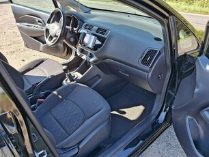 Kia rio 1.2i navi , klimatronik