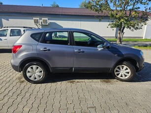 Nissan Qashqai 2.0 lounge