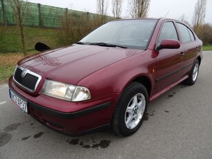 Skoda Octavia 1.6 GLX