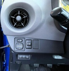 Toyota Yaris Asystent pasa ruchu, System ostrzegania przed kolizją, Klimatyzacja