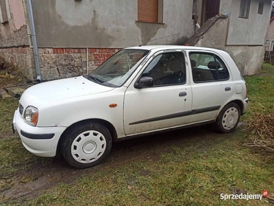 Nissan Micra K11. 2002. Na śrubki