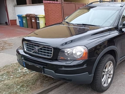 Sprzedam Volvo xc90 stan dobry.