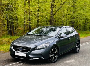 Volvo V40 II