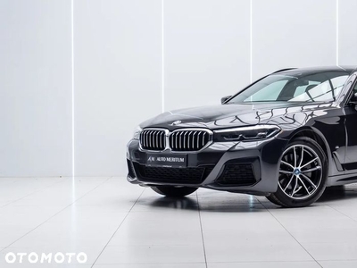 BMW Seria 5 520d xDrive mHEV M Sport sport