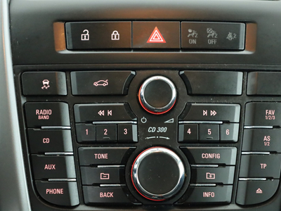 Opel Astra 2015 1.6 16V 47294km ABS klimatyzacja manualna